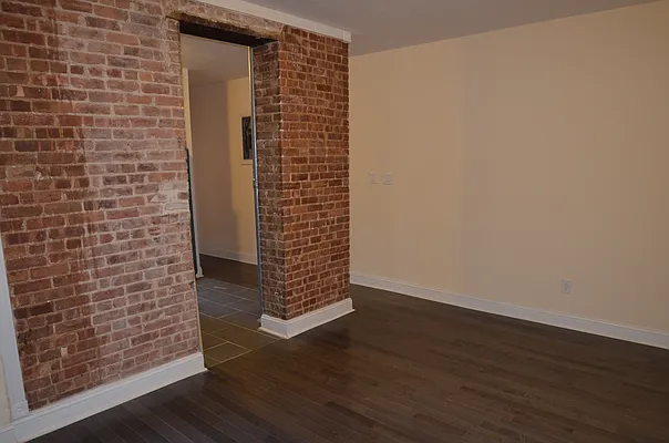 Rented by CITY SKYLINE REALTY INC | media 1