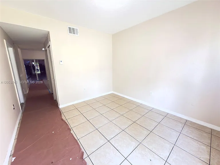 646 SW 7th Ter — Photo 5
