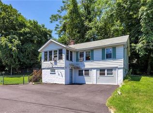10 Montgomery Rd, Fort Montgomery, NY 10922