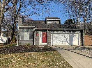 5977 Glade Dr, Erie, PA 16509