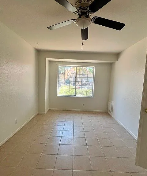 2099 Rosemary Ct — Photo 11