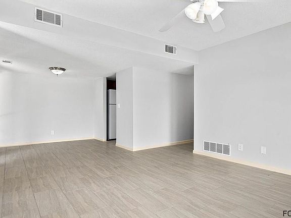 5th image of 48 Club House Dr APT 108