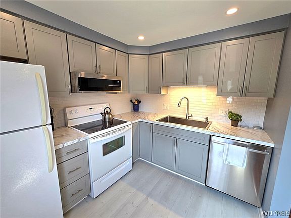 4th image of 75 Groton Dr #F