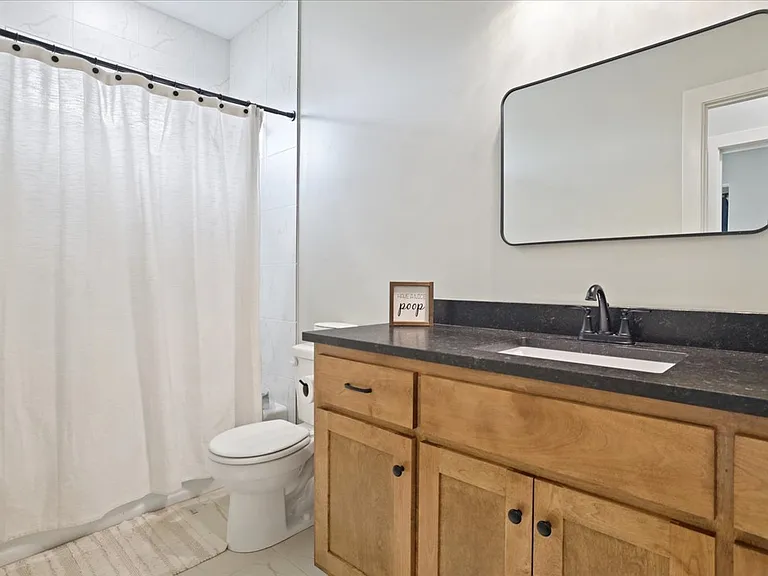 2210 Piedmont Pl — Photo 23