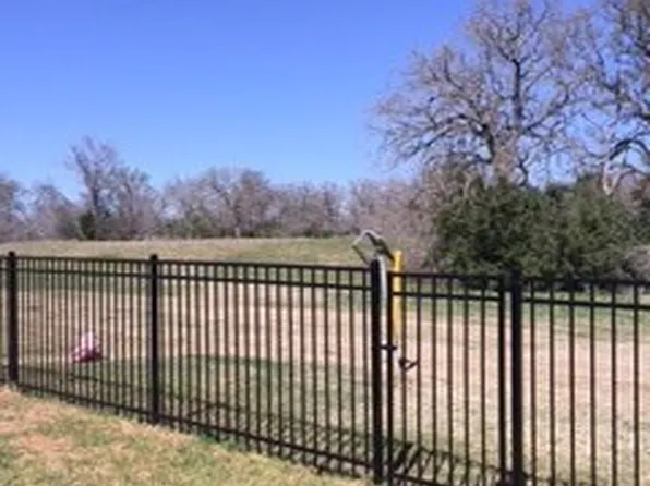 1710 Lonetree Dr, College Station, TX 77845