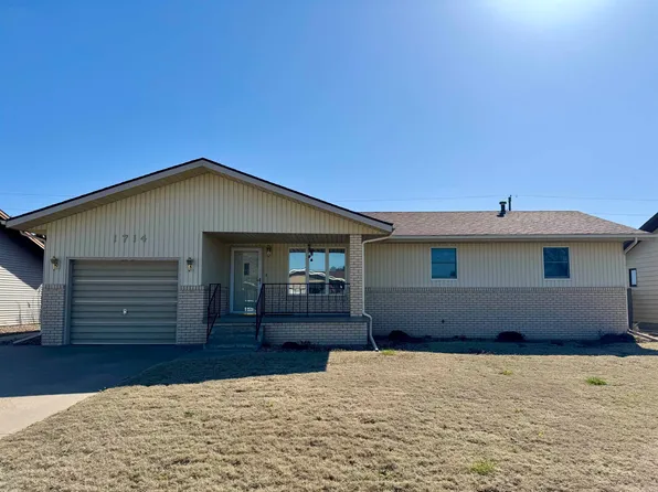 1714 Agnes Dr, Hays, KS 67601