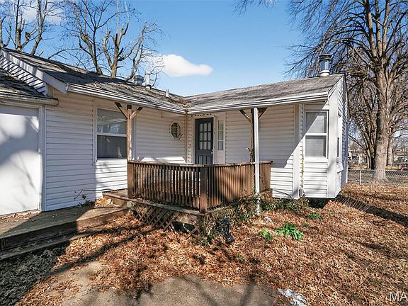 2nd image of 10522 Byfield Dr