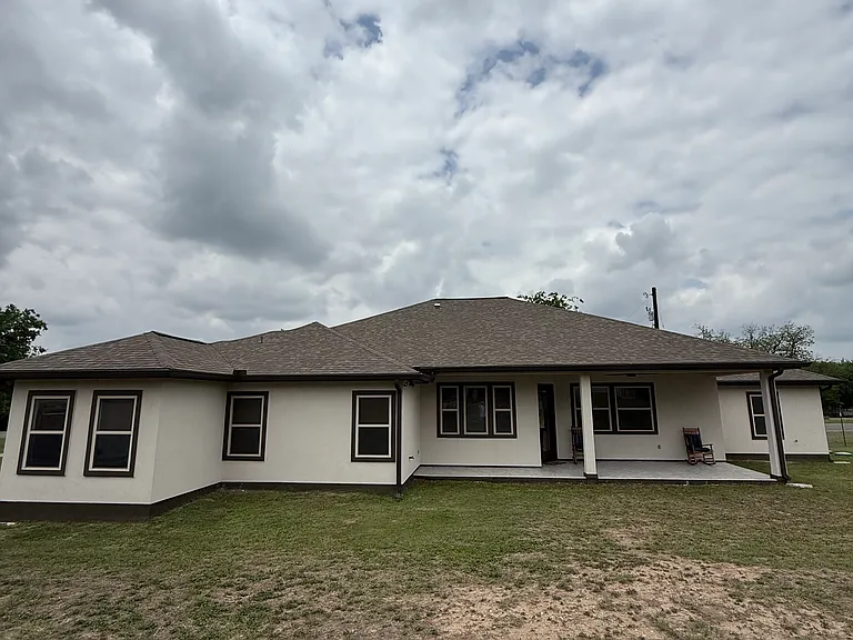 815 S State Highway 46 — Photo 22