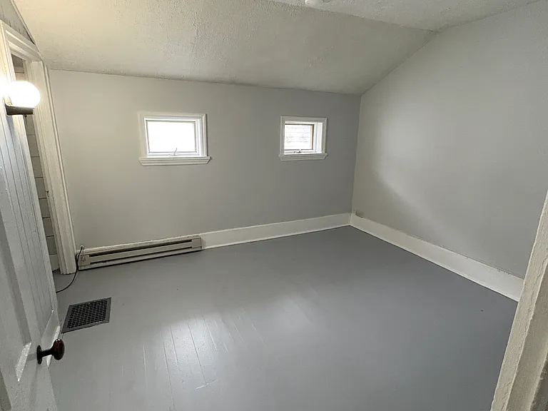 290 W 7th St #1 — Photo 10