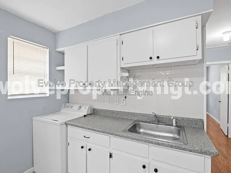 2020 Vinton Ave — Photo 11