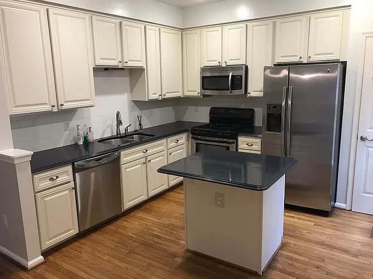 Updated kitchen and appliances