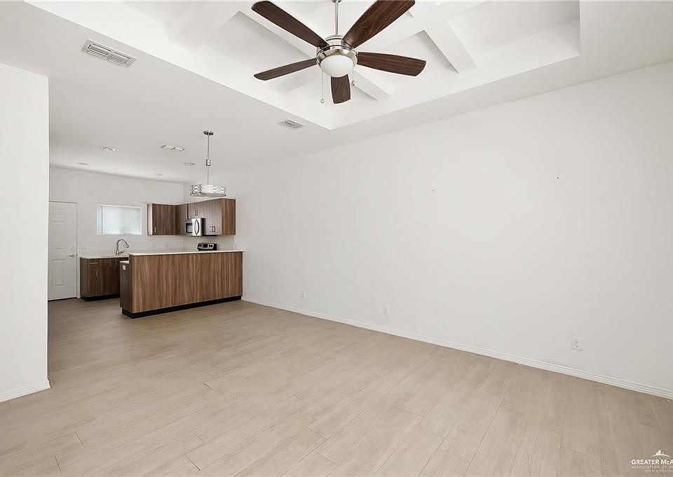 1st image of 1905 W Harrison St #4