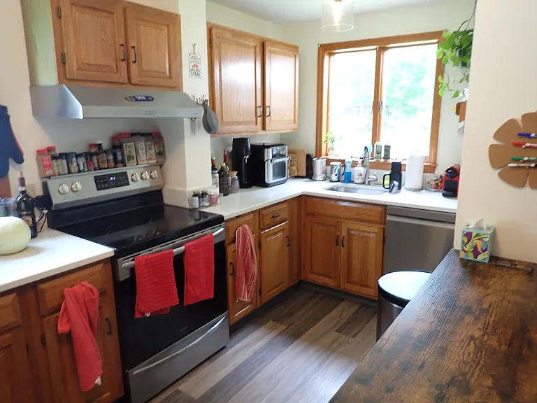 124 Reservoir St — Photo 4