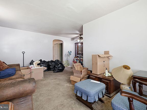 5th image of 2111 Oakmont St