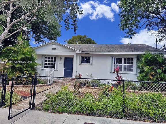 2nd image of 3015 SW 24th Ter