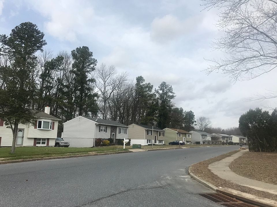 2nd image of 308 Greens Branch Ln