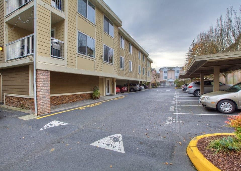 1st image of 937 N 200th St Unit B303