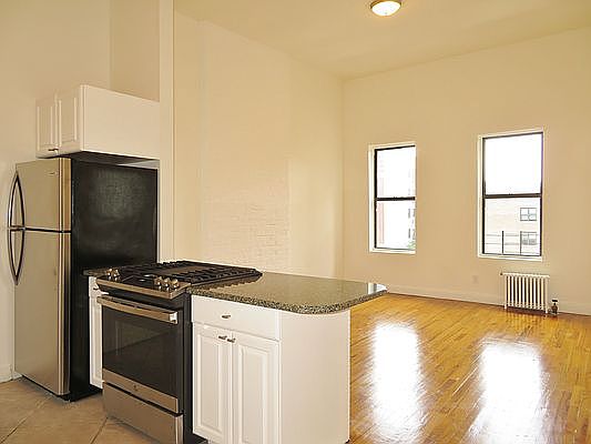 4th image of 174 W 141st St Floor 202-5