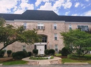 5001 Carriageway Dr APT 112, Rolling Meadows, IL 60008