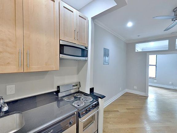 5th image of 279 E 10th St APT 4