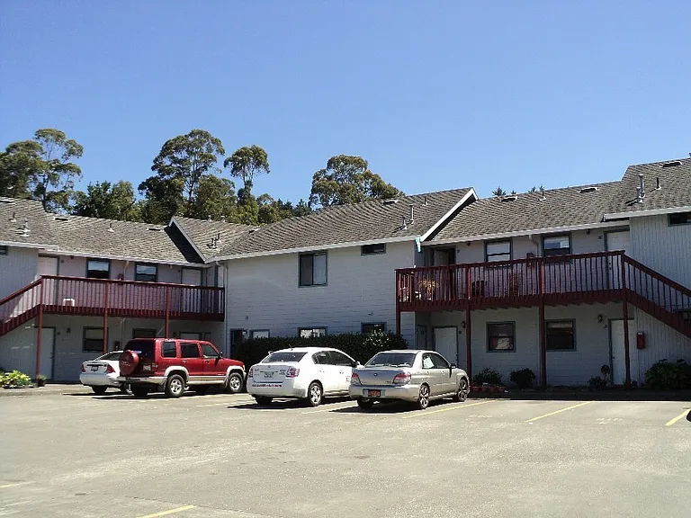 800 Crescent Way — Photo 1