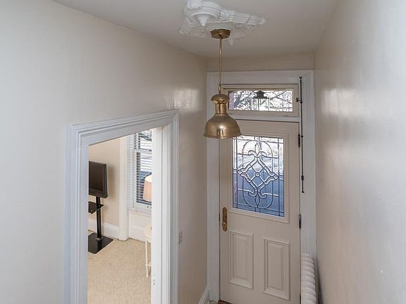 5th image of 173 Eagle St Unit 1