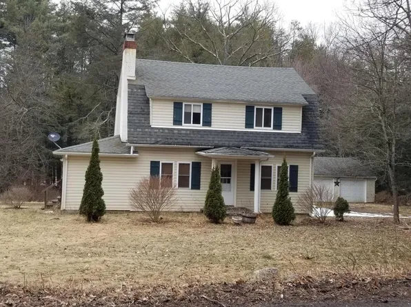 3690 Blytheburn Rd, Mountain Top, PA 18707