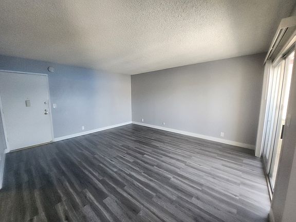 4th image of 121-123 S Catalina St #313