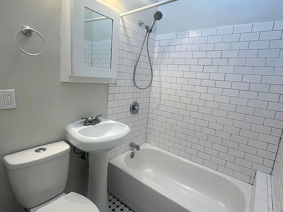 5th image of 1021 Coronado Ave APT 10