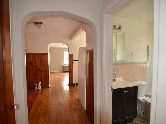 2nd image of 2525 Williams Ave APT 3