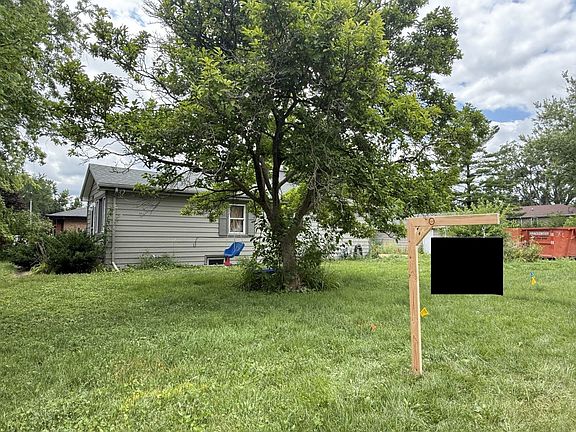 3rd image of 15700 Leclaire Ave