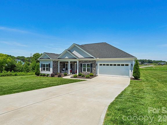 3rd image of 3023 Isle Ln