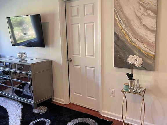 5th image of 5111 Crossfield Ct APT 11