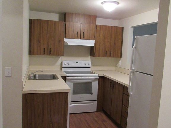 4th image of 2323 Burbank Ave NW APT 16B