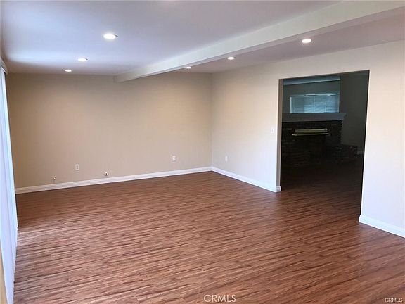 5th image of 5609 Welland Ave
