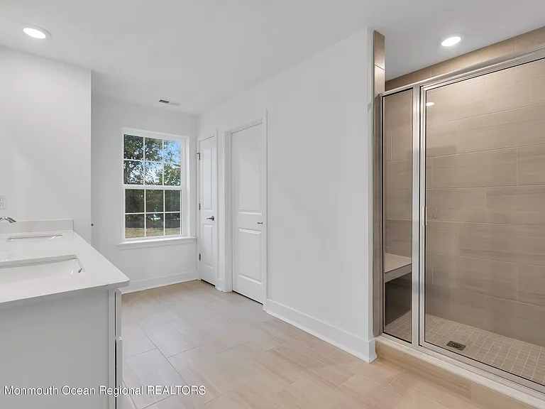 110 Woolley Ct — Photo 25
