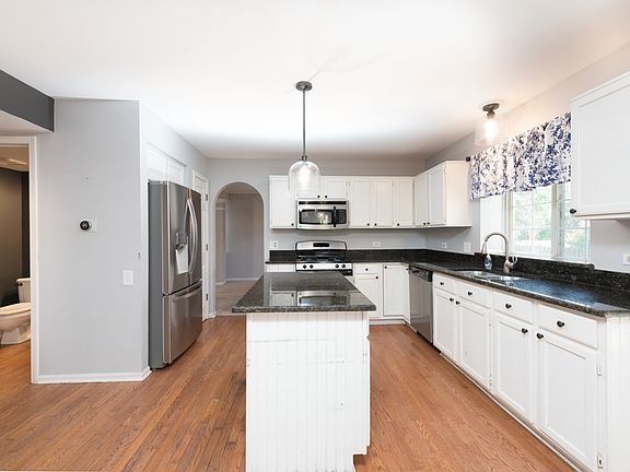 3rd image of 332 Rock Hall Cir