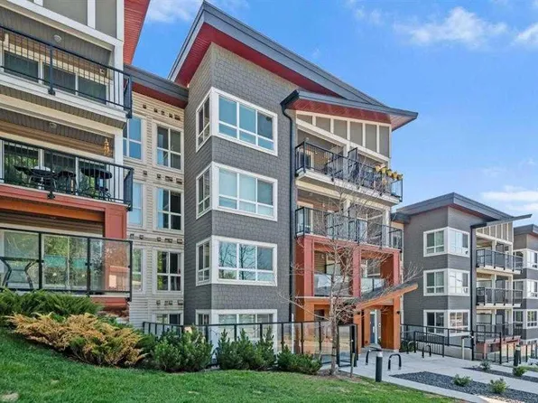510 W Edmonton Trl NE #128, Calgary, AB T2E 3H1