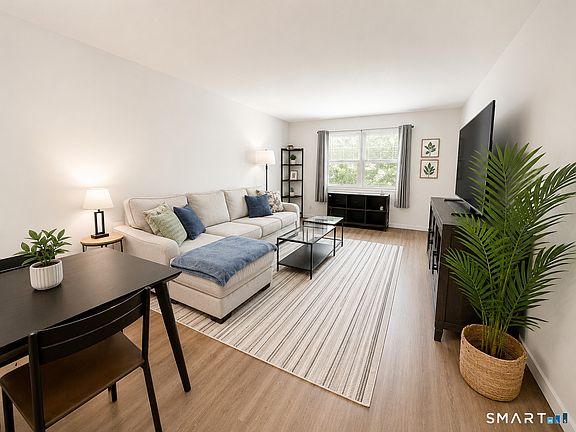 4th image of 308 Meadowside Road #306