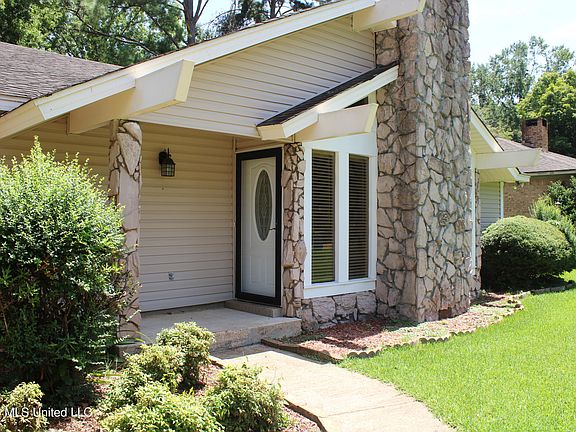 3rd image of 649 Old Hickory Rd