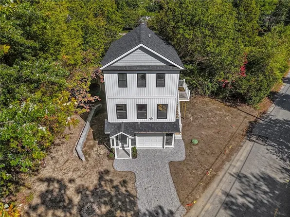 135 Old Mill Blvd, Warwick, RI 02889