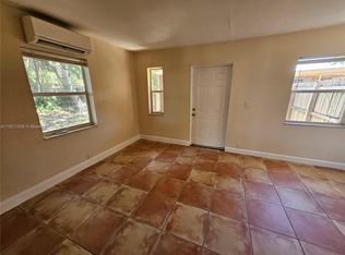 118 NW 8th Ave, Dania, FL 33004