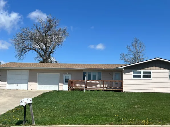 558 W 10th St, Winner, SD 57580