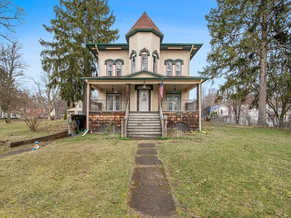 405 Cedar St, Albion, MI 49224