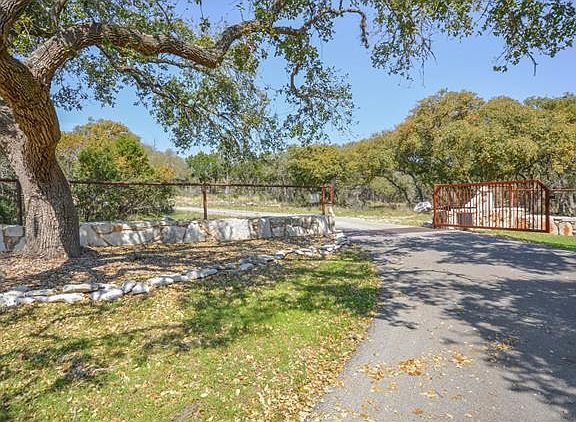 4th image of 612 Oakwood Loop