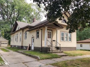 11 & 11-1/2 S Jackson Ave, Mason City, IA 50401