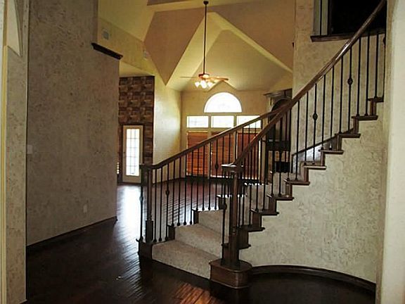 3rd image of 5805 Lamb Creek Dr