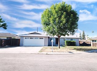 1992 E Sunset Ave, Tulare, CA 93274