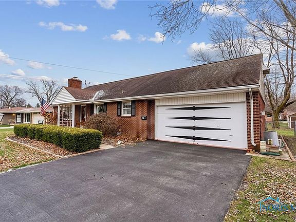 3rd image of 817 Wedgewood Dr