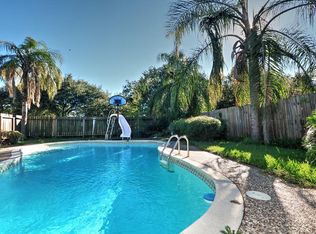 2720 Huckleberry Ln, Pasadena, TX 77502